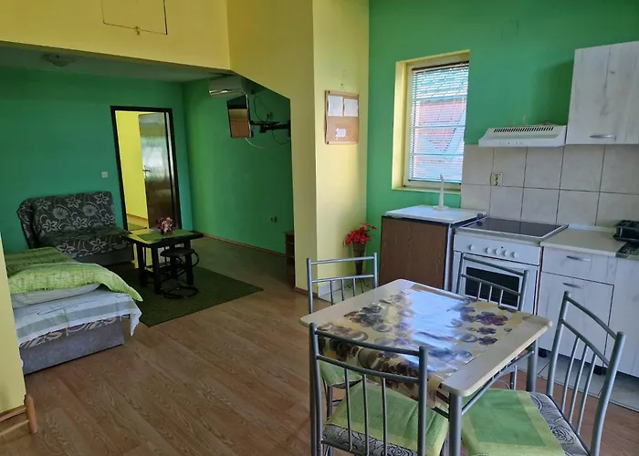 Apartments Hadzi
