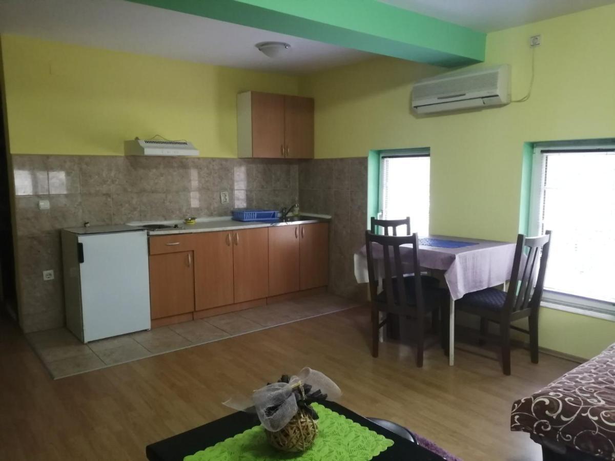 Apartment Hadzi