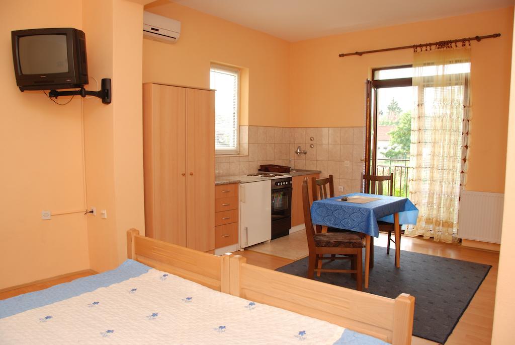 Hadzi Apartment